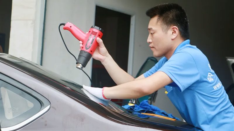 为了提高客户满意度，优化服务流程至关重要。以下是一些建议：